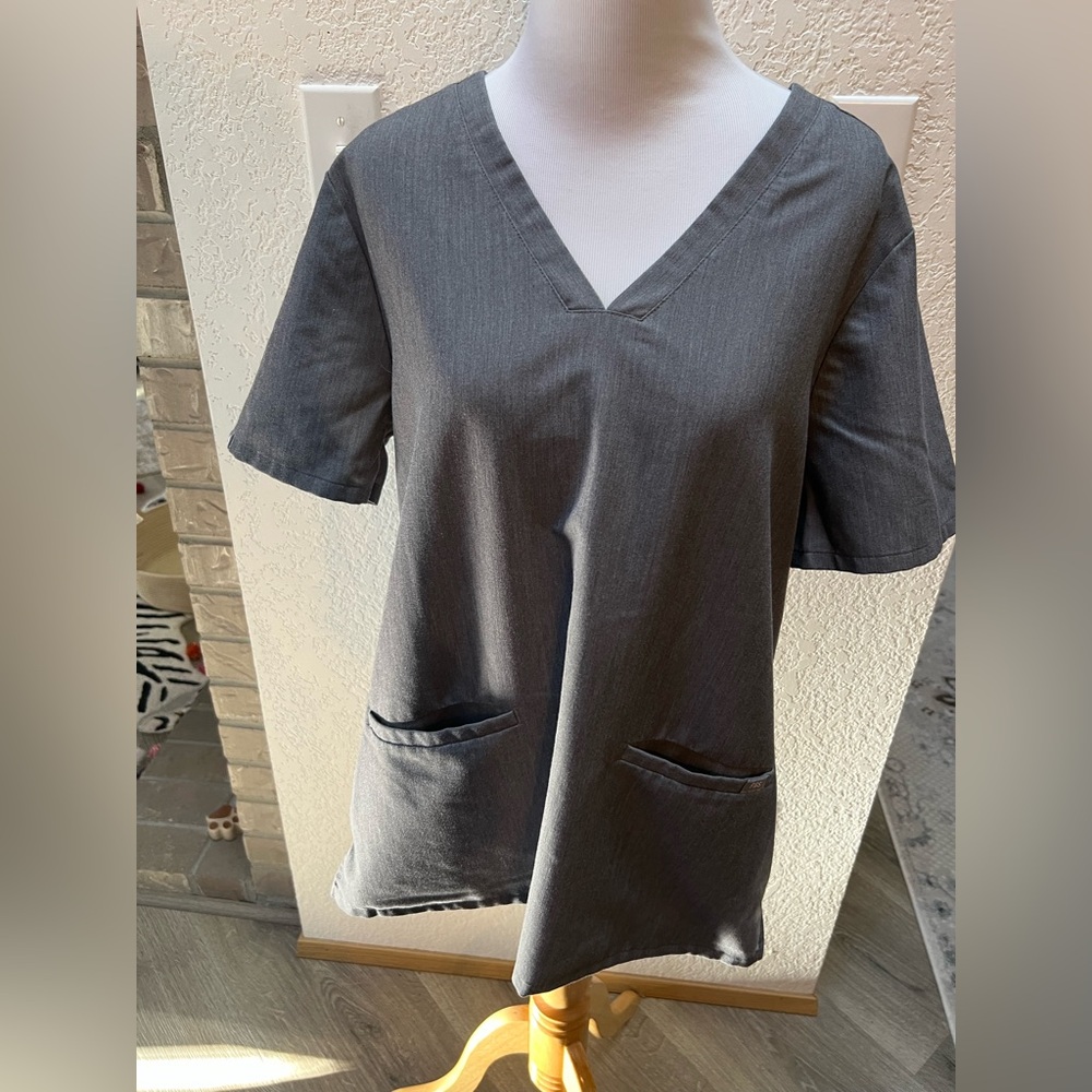Figs‎ Casma Three-Pocket Scrub Top Shirt Women’s Gray L FW1100 Medical Nurse